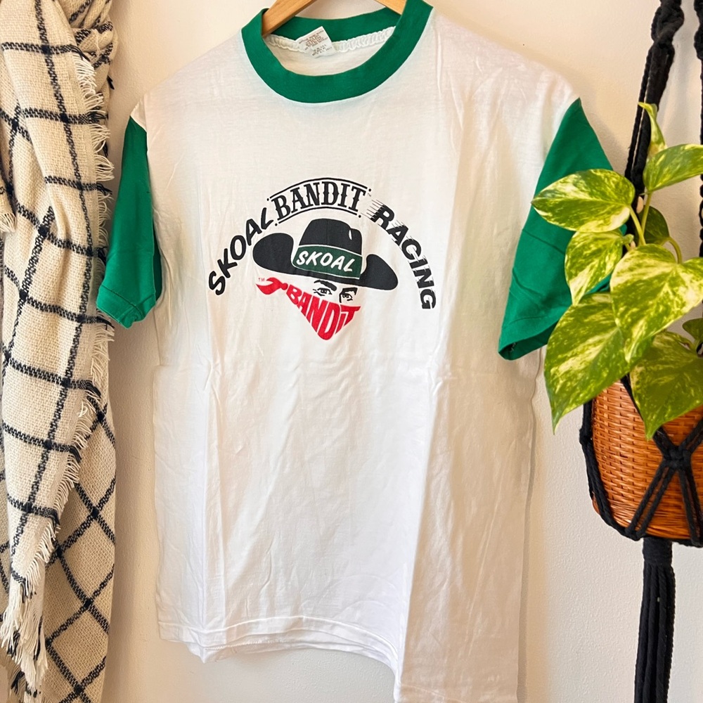 Vintage 80s Skoal Bandit Ringer Spell Out Tee